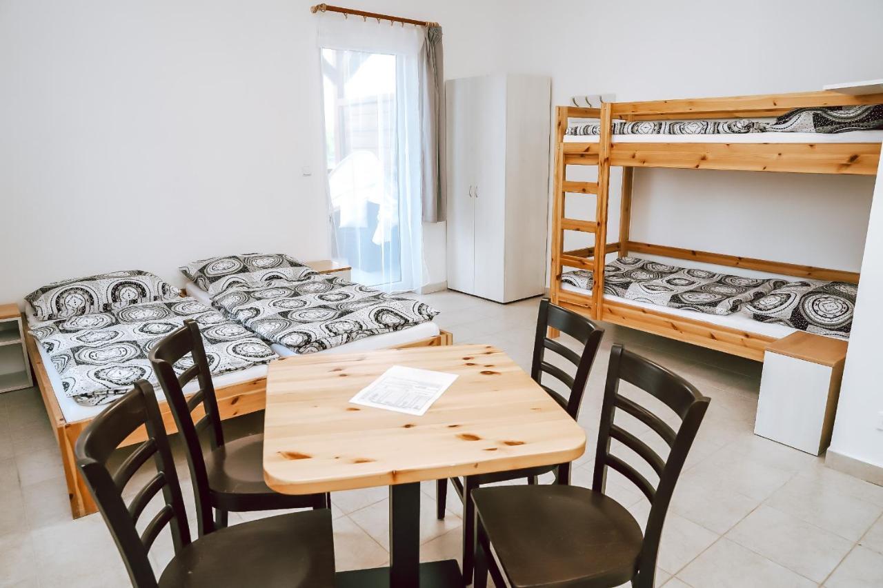 Chaty A Apartmany Hracholusky Kemp Kosatka Pnovany Εξωτερικό φωτογραφία